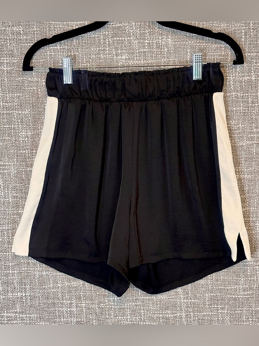 Habit - NWT Black Pull-On Shorts with Cream Side Panels